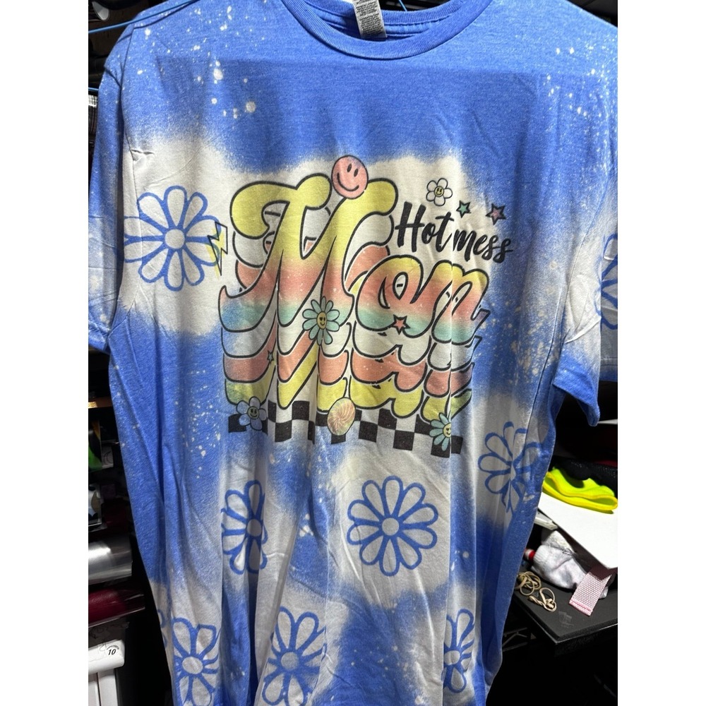 Mom‎ tee